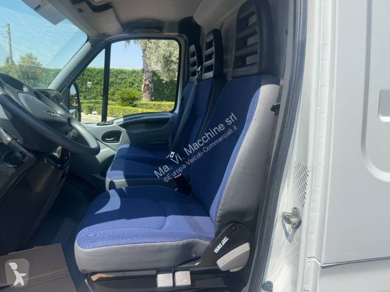 عربة نفعية Iveco