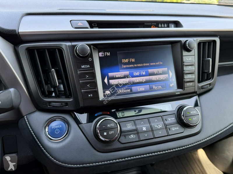 Samochód dostawczy Toyota RAV-4