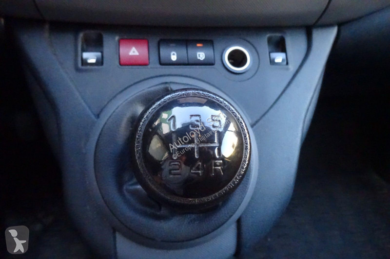 Véhicule utilitaire Peugeot PARTNER 1,6 HDI 99