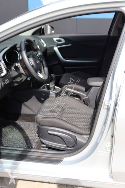 Samochód dostawczy KIA  Ceed