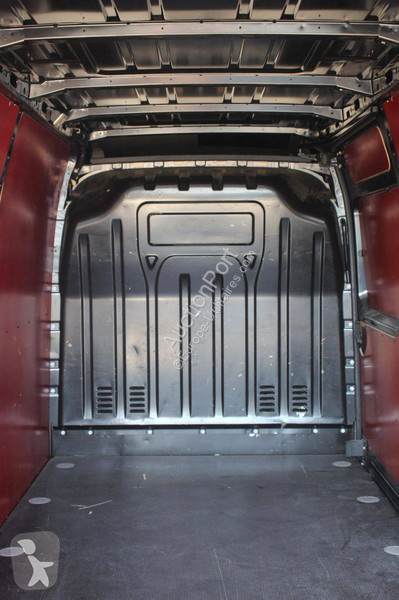 عربة نفعية Renault Crossover