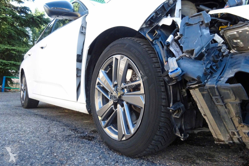عربة نفعية Peugeot BREAK 1,5 HDI 131