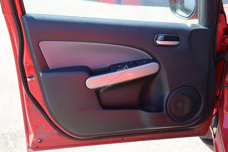 Samochód dostawczy Mazda  2