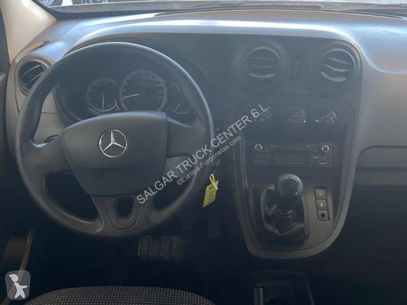 عربة نفعية Mercedes