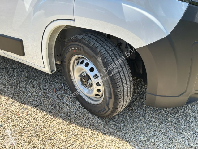 Furgoneta Peugeot BOXER L3H2 · 11