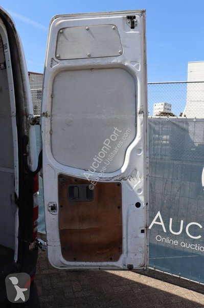 Véhicule utilitaire Mercedes 310 CDI