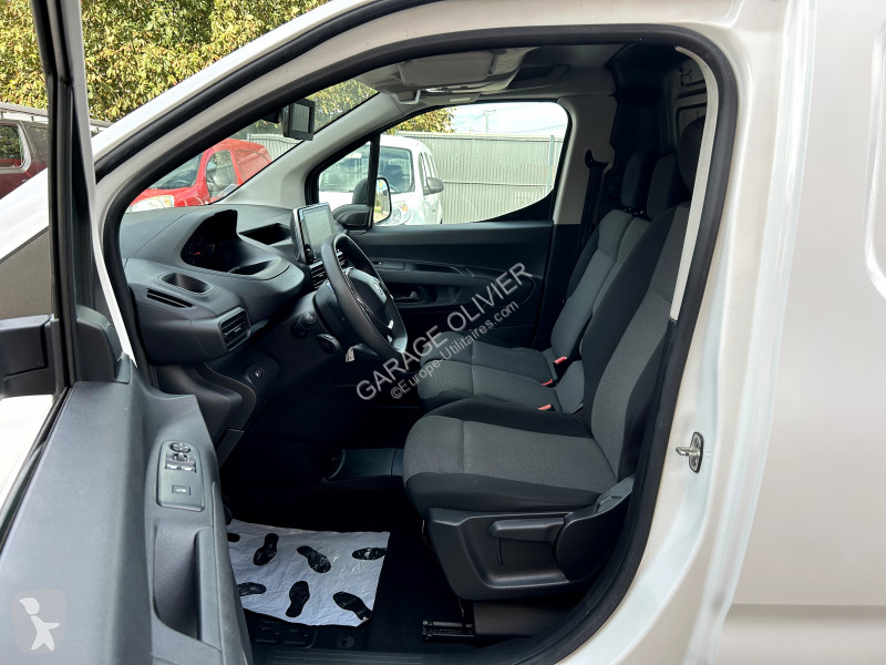 Furgoneta Peugeot Standard 650KG 1.5 Bluehdi...