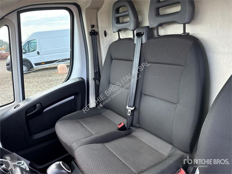Véhicule utilitaire Opel 2.2