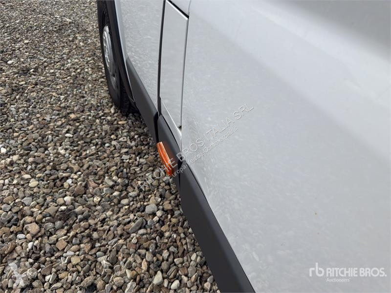 Véhicule utilitaire Opel 2.2