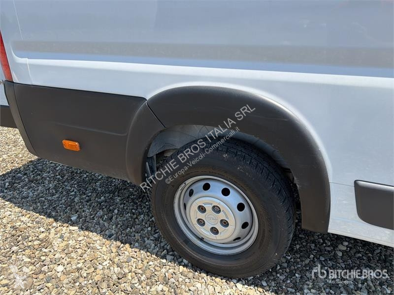 Véhicule utilitaire Opel 2.2 103 KW KA L4H2