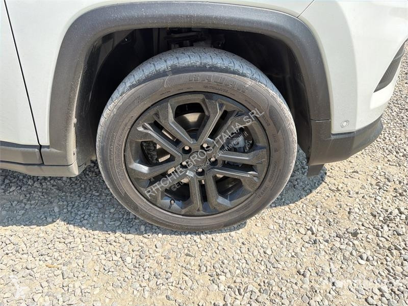 Лекотоварен автомобил Jeep 1.3