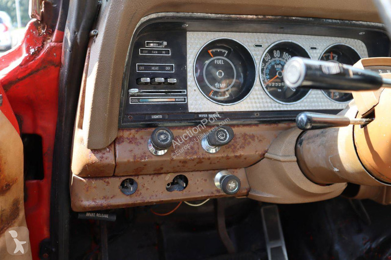 Furgoneta Jeep Chief
