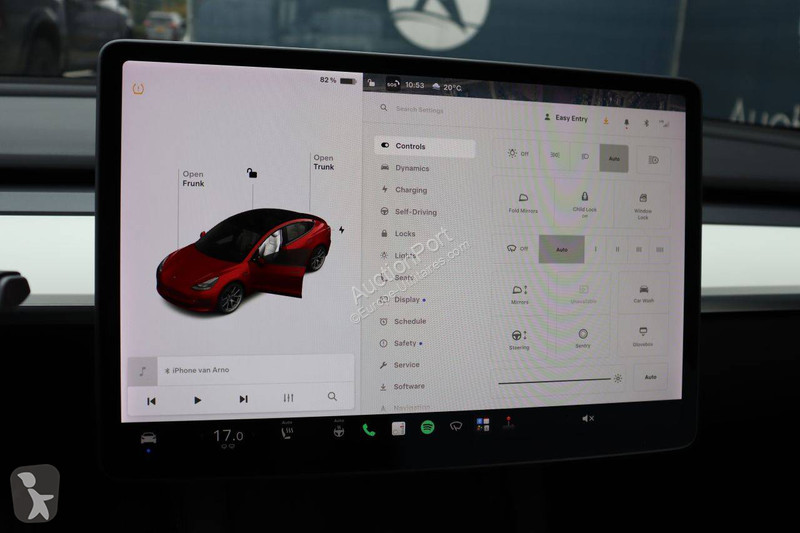 Комерційні автомобілі Tesla