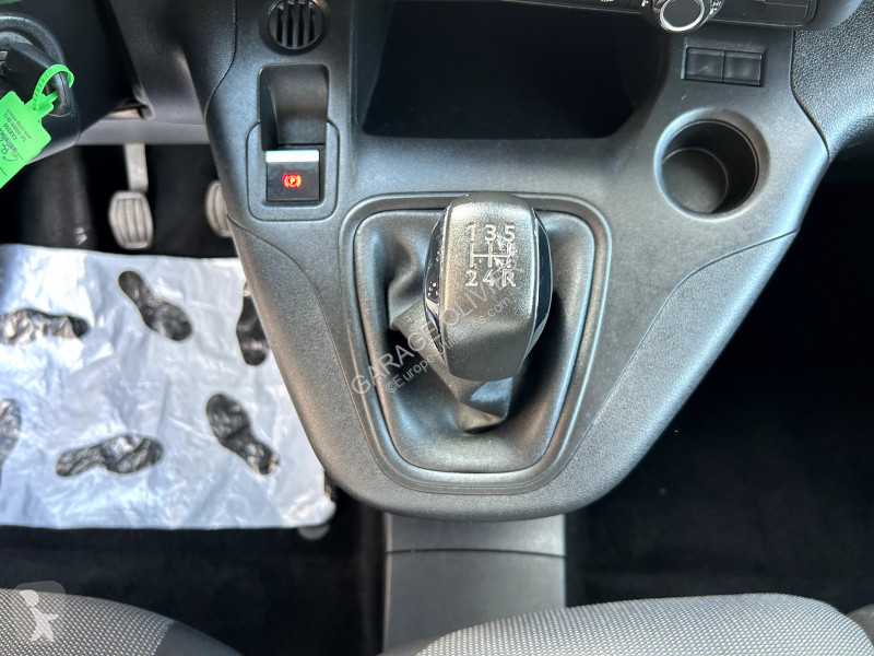 Furgoneta Peugeot Standard 650KG 1.5 Bluehdi...