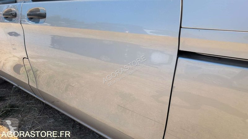 Véhicule utilitaire Mercedes VITO
