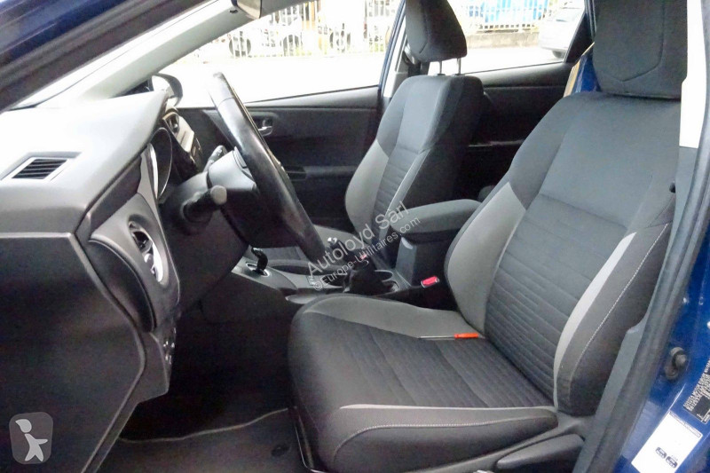 Лекотоварен автомобил Toyota AURIS TOURING 1,8...