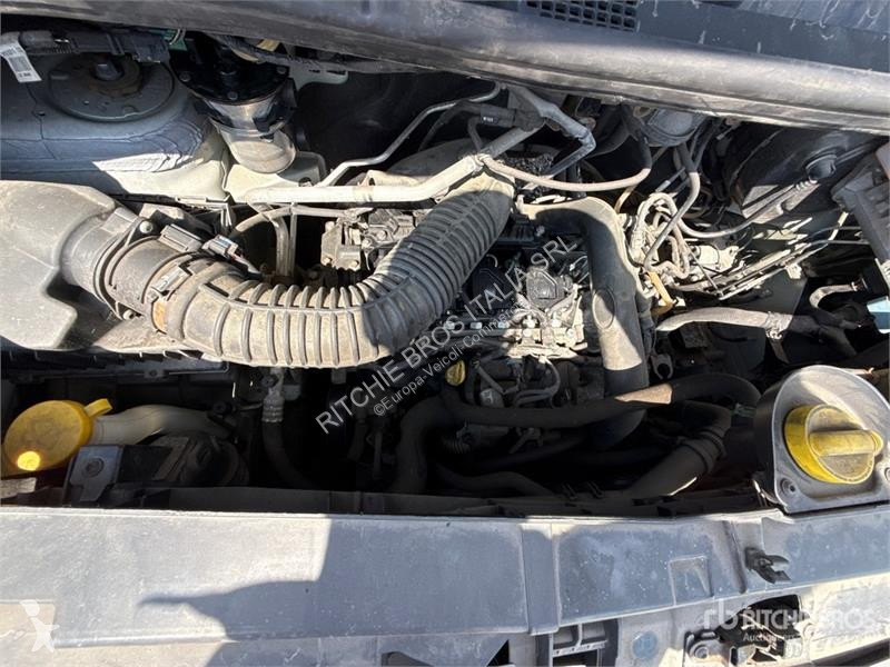 Комерційні автомобілі Renault 125DCI Cargo Van