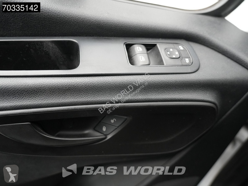 Комерційні автомобілі Mercedes 311 CDI Chassis...