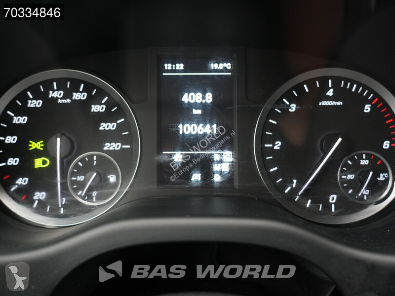 Лекотоварен автомобил Mercedes 114 Automaat...