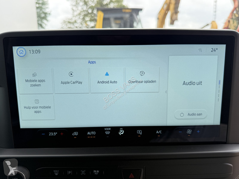 Лекотоварен автомобил Ford 71kWh 136PK...