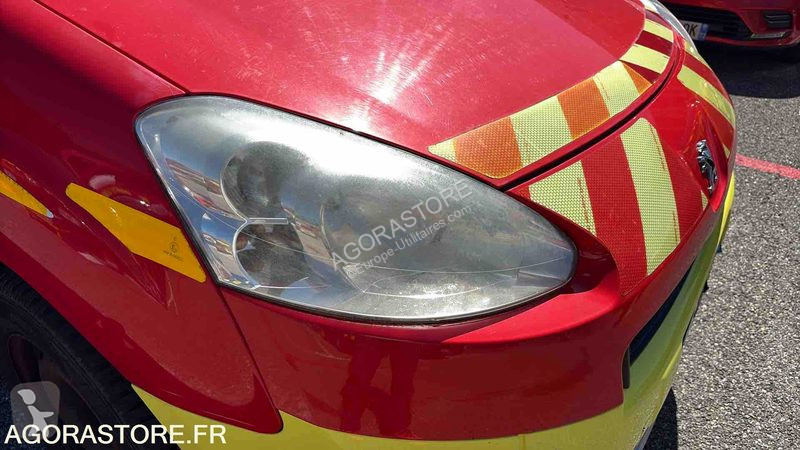 Лекотоварен автомобил Peugeot PARTNER