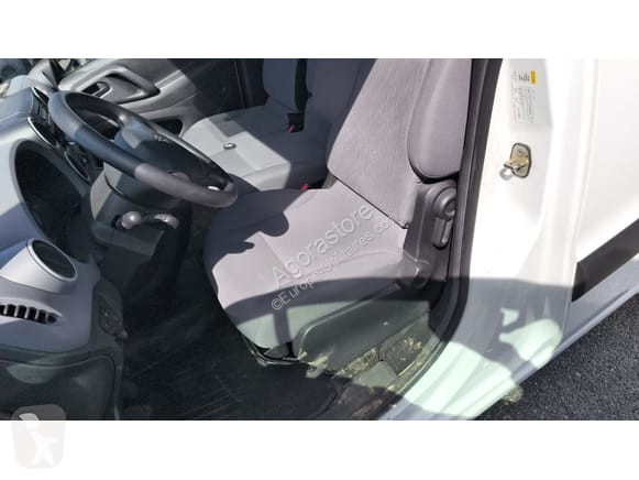Лекотоварен автомобил Peugeot PARTNER