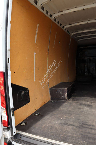 Iveco  35C14 van