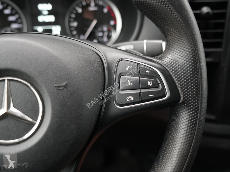 Bedrijfswagen Mercedes 116