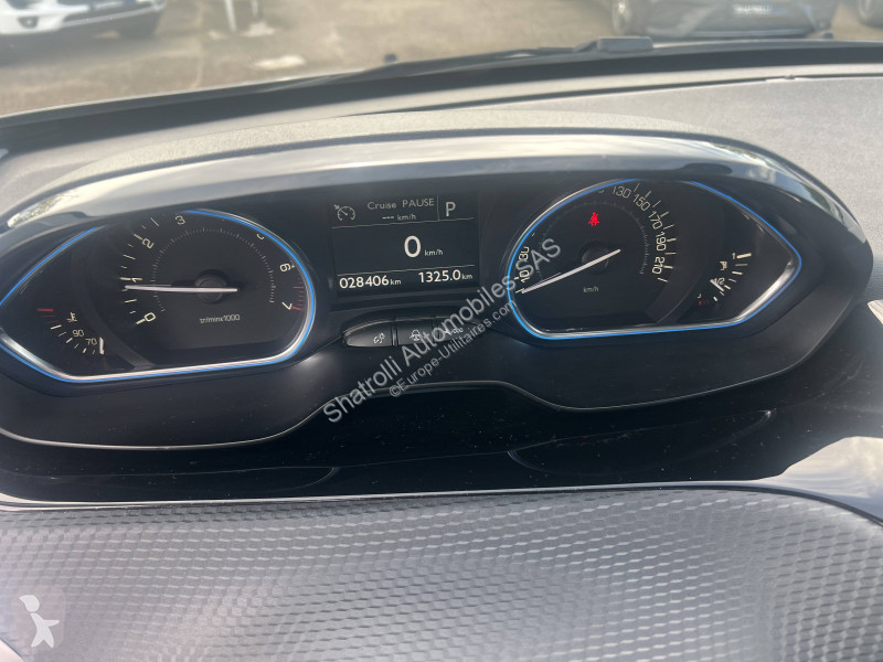 Užitkové vozidlo Peugeot 1.2 110ch Allure...