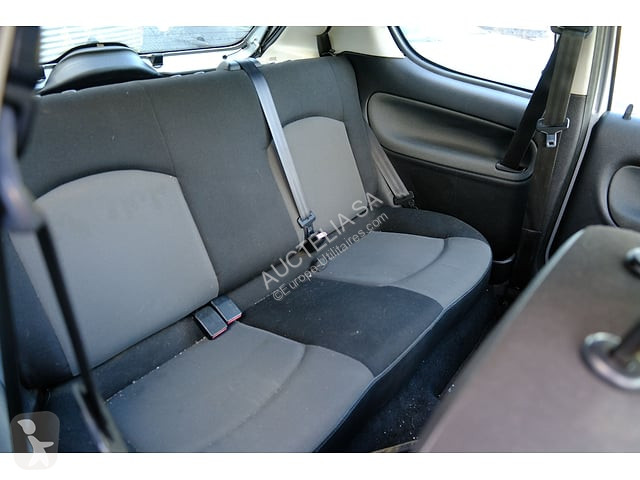 Коммерческий автомобиль Peugeot 208