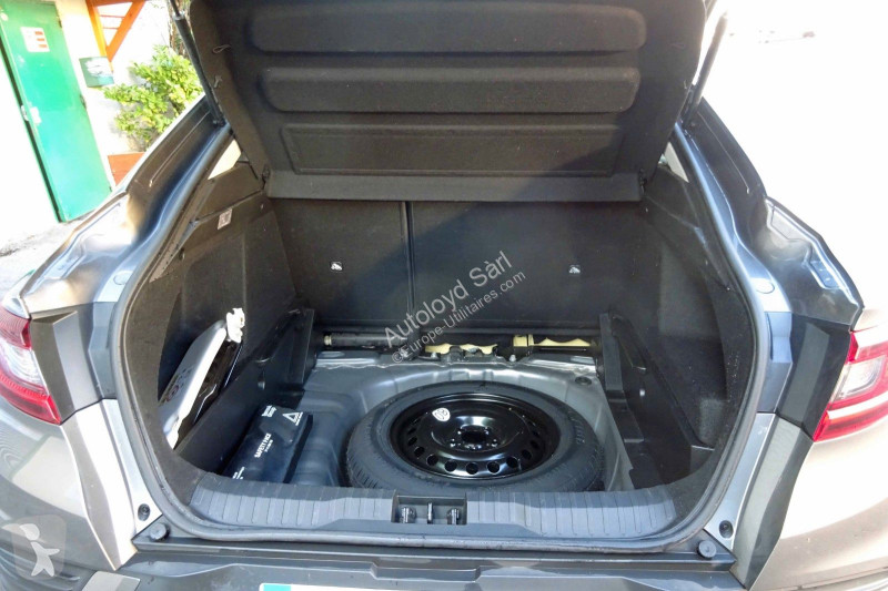 Коммерческий автомобиль Renault ARKANA 1,3 TCE...