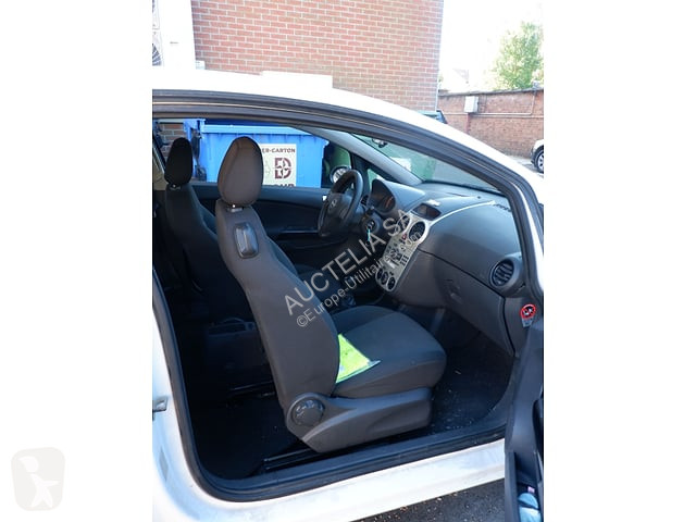 Veículo utilitário Opel