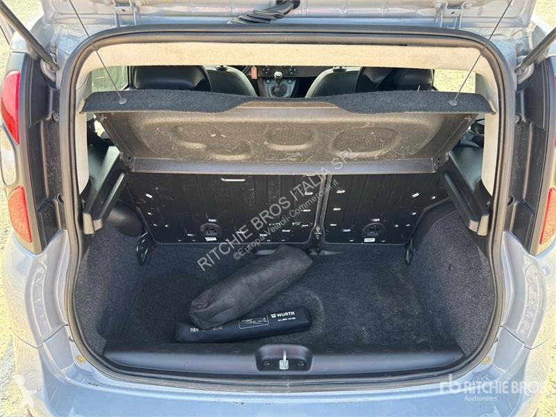 Veículo utilitário Fiat 4X4 Cross Automobile