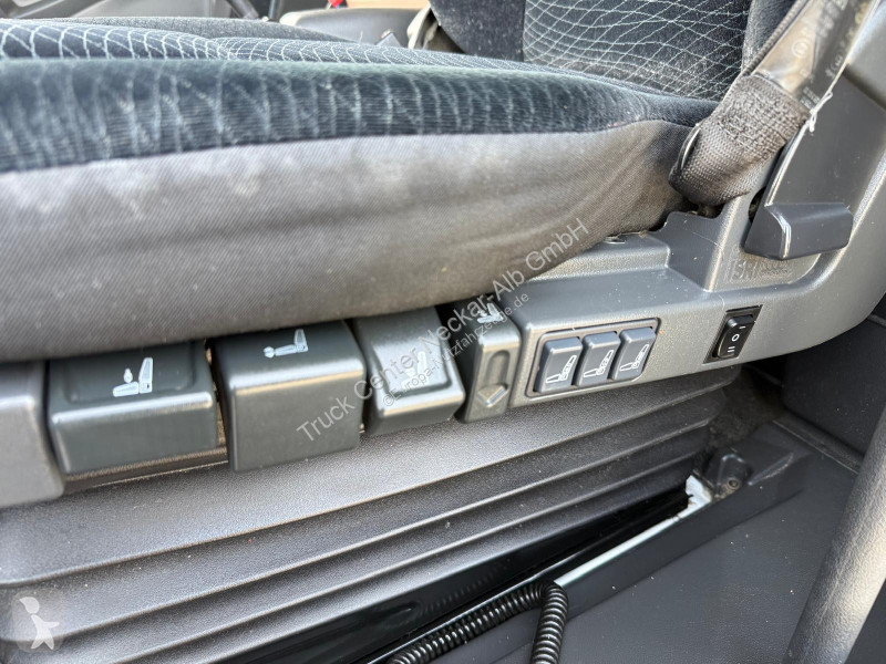 Véhicule utilitaire Mercedes 818L Carrier...