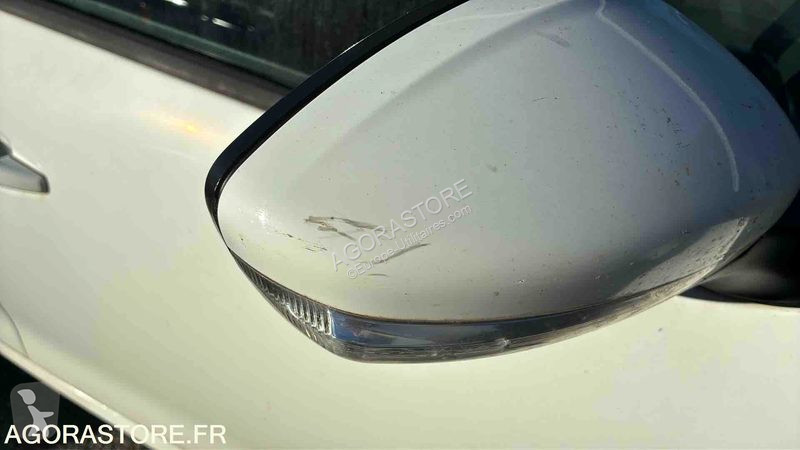Véhicule utilitaire Peugeot 208