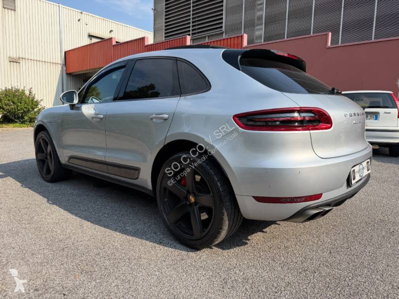 Véhicule utilitaire Porsche