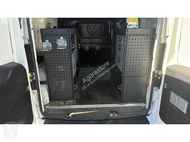 Коммерческий автомобиль Fiat DOBLO