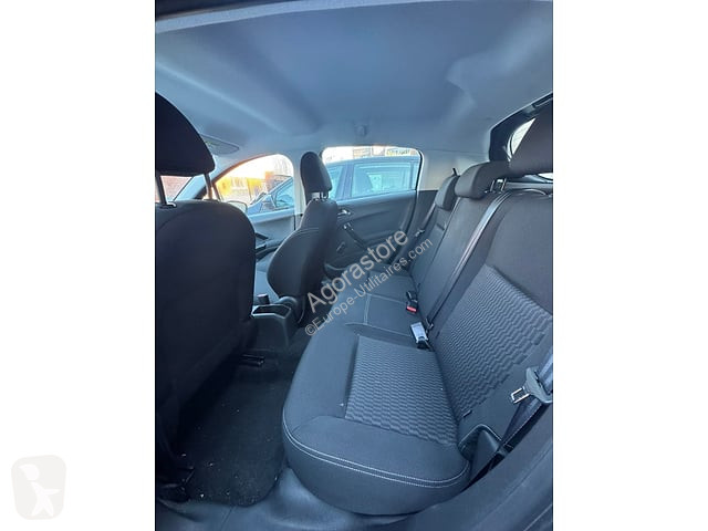 Peugeot 208 van