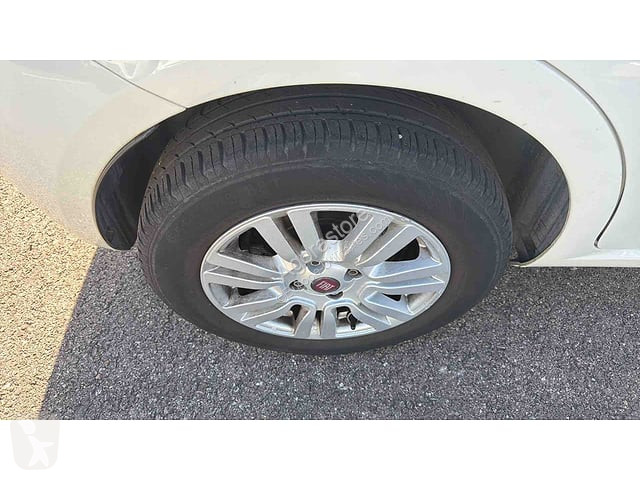 Коммерческий автомобиль Fiat PUNTO