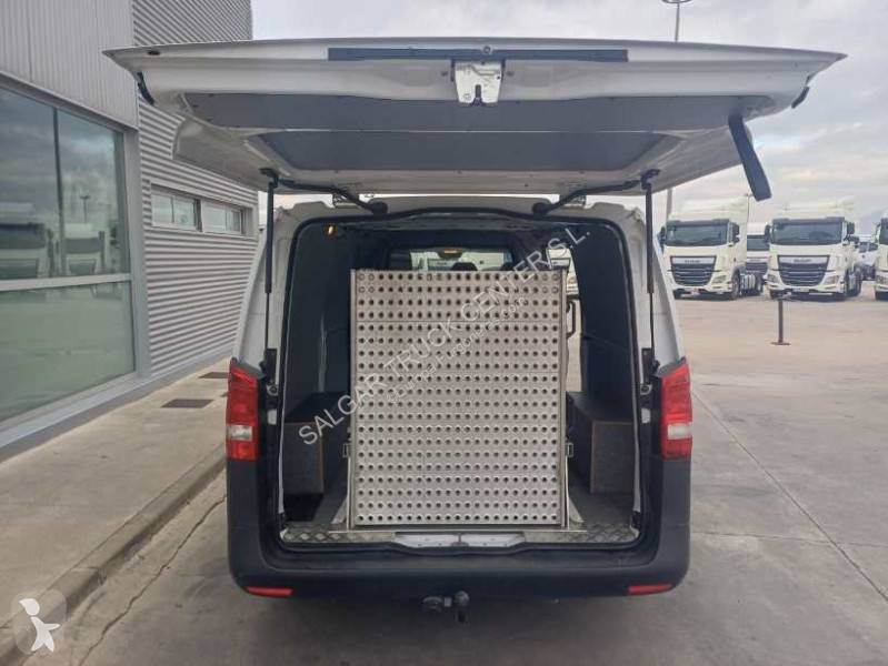 Nyttofordon Mercedes 111