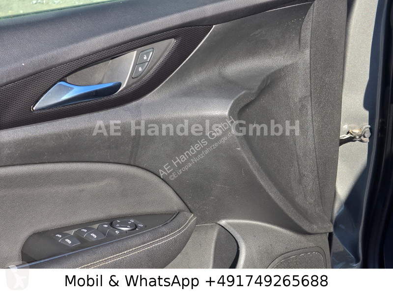 Véhicule utilitaire Opel B Sports Tourer...
