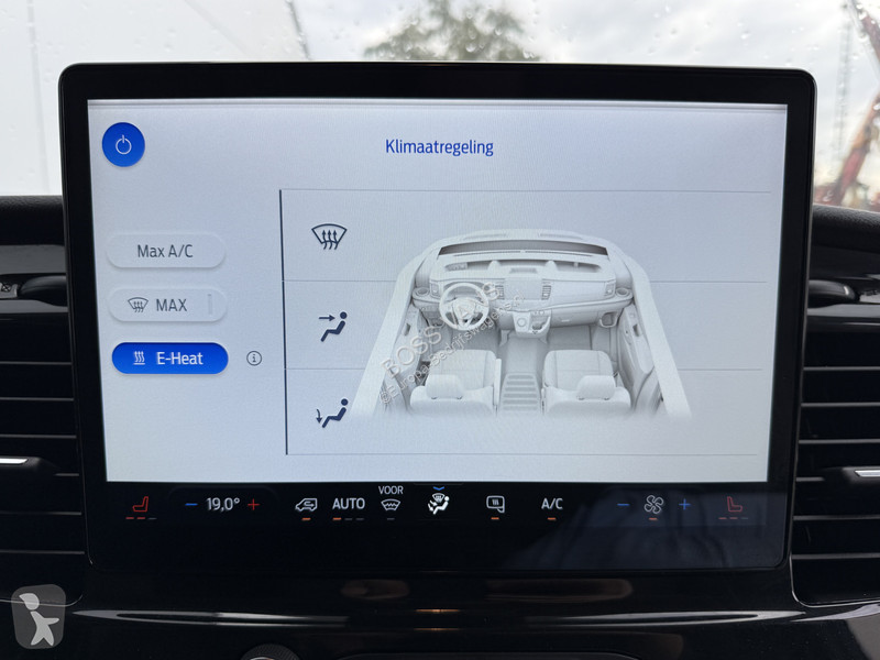 Samochód dostawczy Ford 68kWh 184PK L2H2 317km...