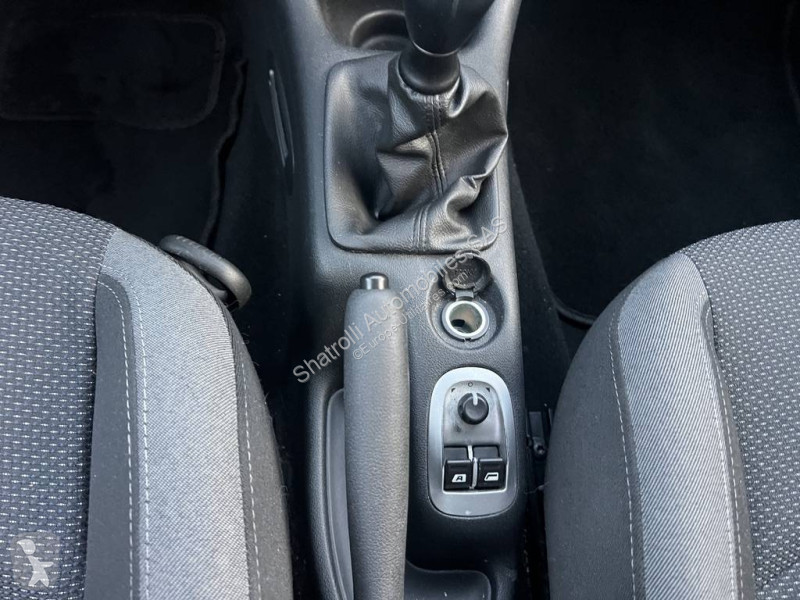 Autoutilitară Peugeot 1.1 i 60ch 4cv 5Portes...