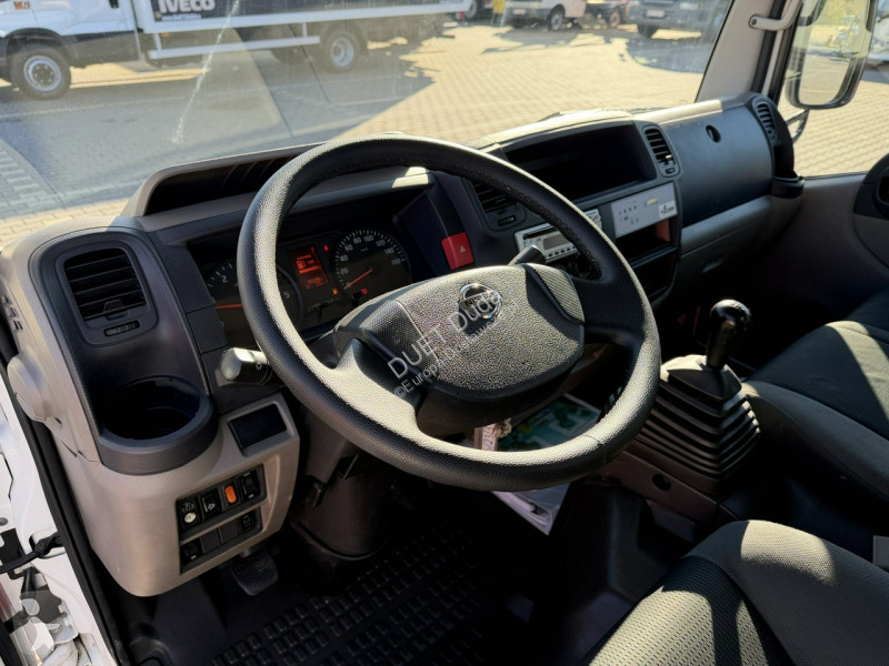 Véhicule utilitaire Nissan