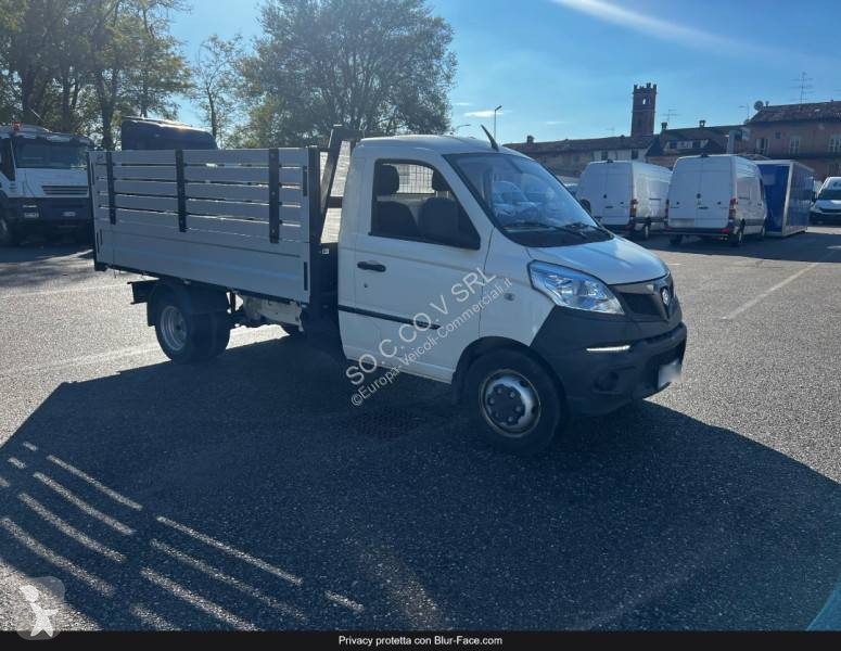 Véhicule utilitaire Piaggio NP6