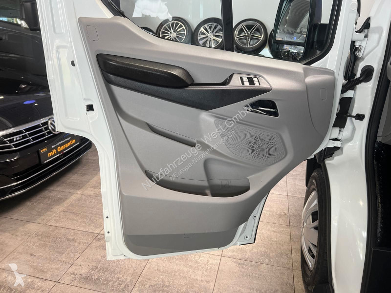 Véhicule utilitaire Maxus 9 L3H2...