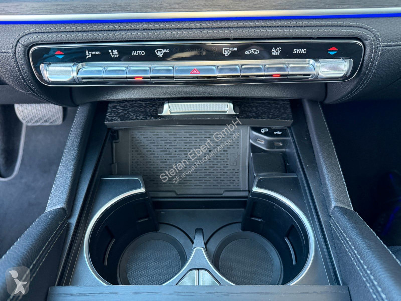 Véhicule utilitaire Mercedes 300d 4M...