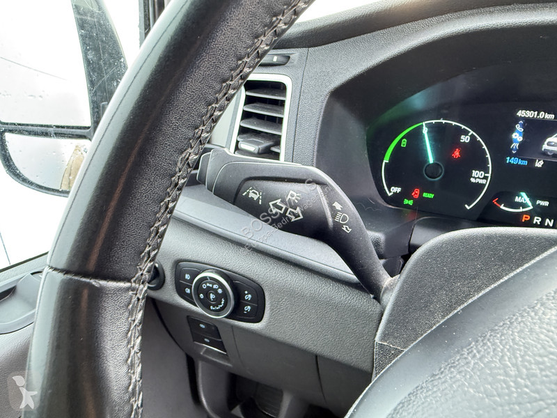 Véhicule utilitaire Ford e 68kWh 184PK E-