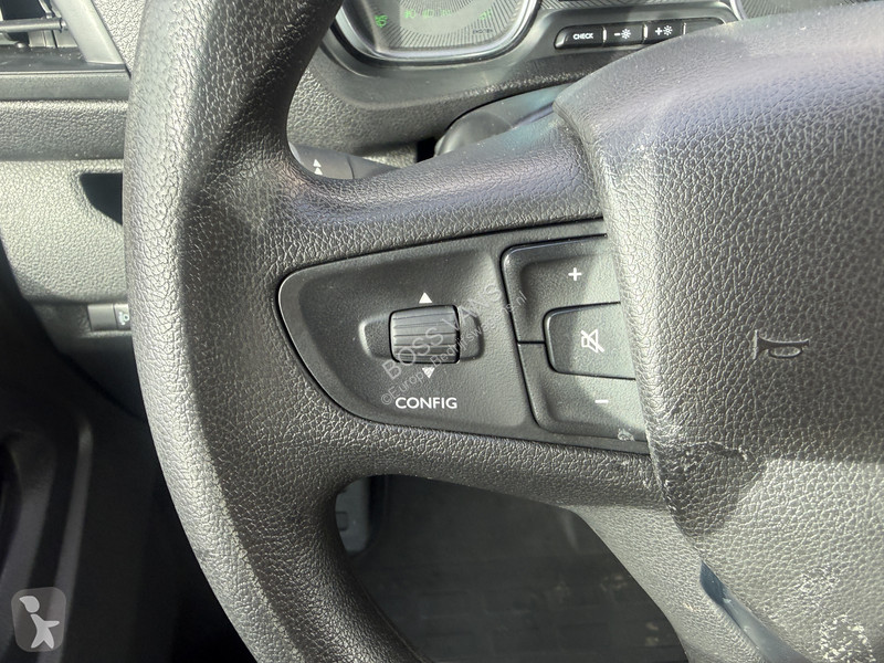 Véhicule utilitaire Opel e 75kWh 136PK e-