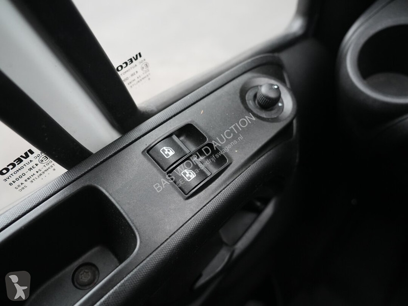 Véhicule utilitaire Iveco 35S14